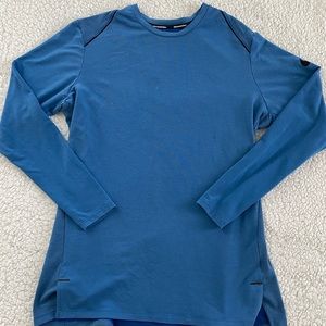 NIKE basketball long-sleeve